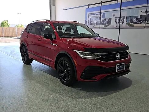 Certified 2024 Volkswagen Tiguan SE R-Line AWD/4WD image 2