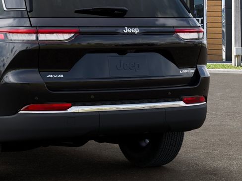 New 2026 Jeep Grand Cherokee Laredo AWD/4WD image 13