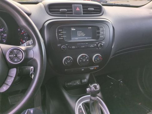 Used 2016 Kia Soul + image 26