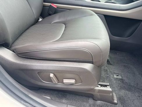 New 2026 Kia Carnival EX FWD image 13