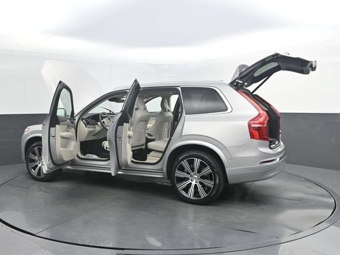 Certified 2025 Volvo XC90 B6 Ultra w/ Protection Package AWD/4WD image 40