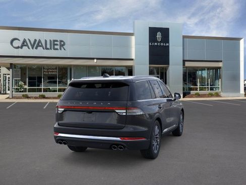 Used 2025 Lincoln Aviator AWD image 8