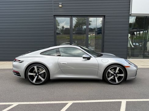 Certified 2024 Porsche 911 Carrera RWD image 8