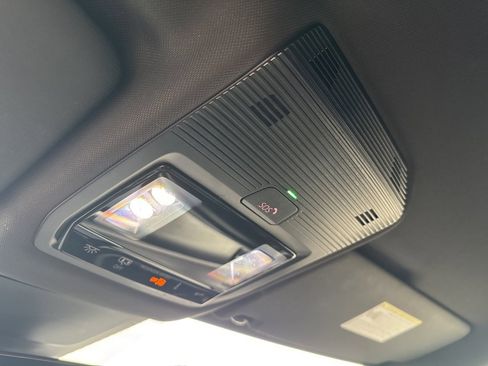 Used 2024 Volkswagen Atlas Cross Sport SE image 30