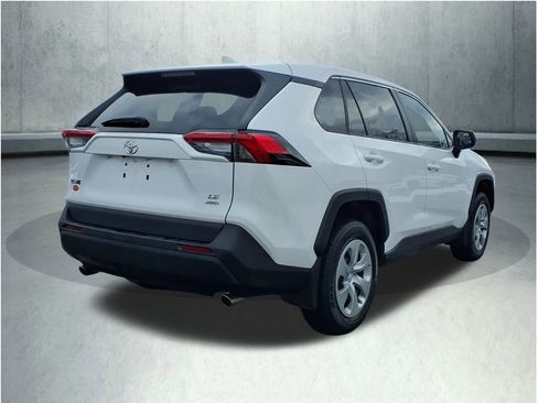 Certified 2022 Toyota RAV4 LE image 7