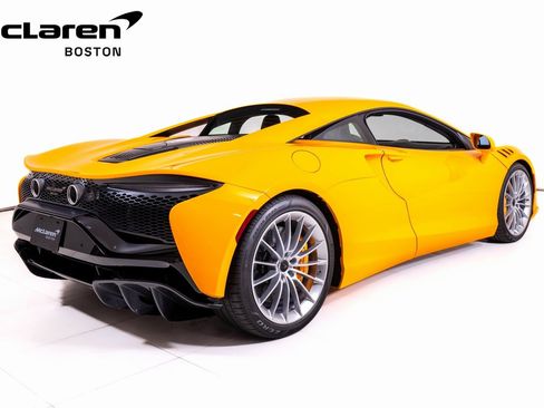 New 2026 McLaren Artura image 5