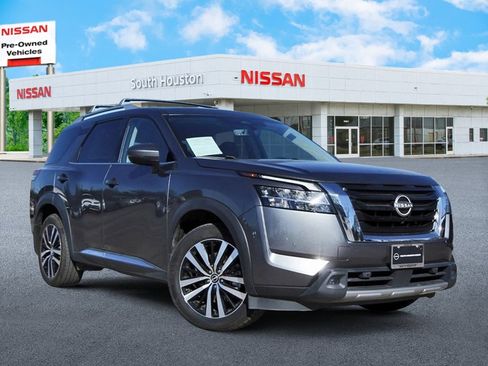 Certified 2023 Nissan Pathfinder Platinum image 1