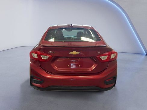 Used 2017 Chevrolet Cruze LT w/ RS Package FWD image 5