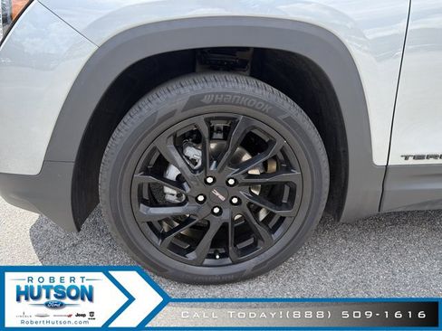 Used 2023 GMC Terrain SLT w/ Elevation Edition FWD image 10