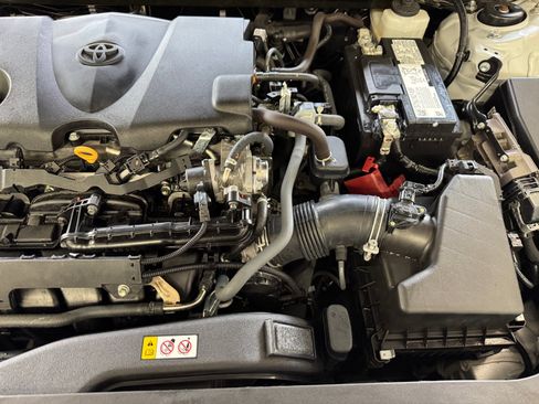 Used 2023 Toyota Camry SE FWD image 18
