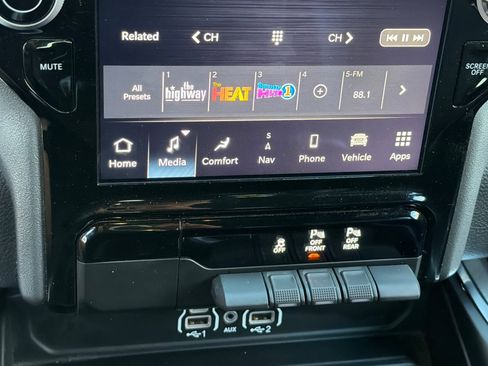 Used 2025 RAM 1500 Laramie image 20