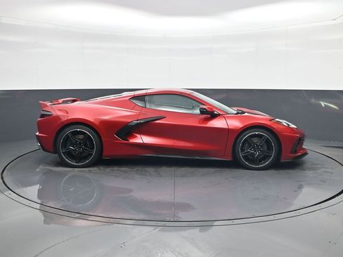 Used 2021 Chevrolet Corvette Stingray Premium Cpe w/ Z51 Performance Package image 8