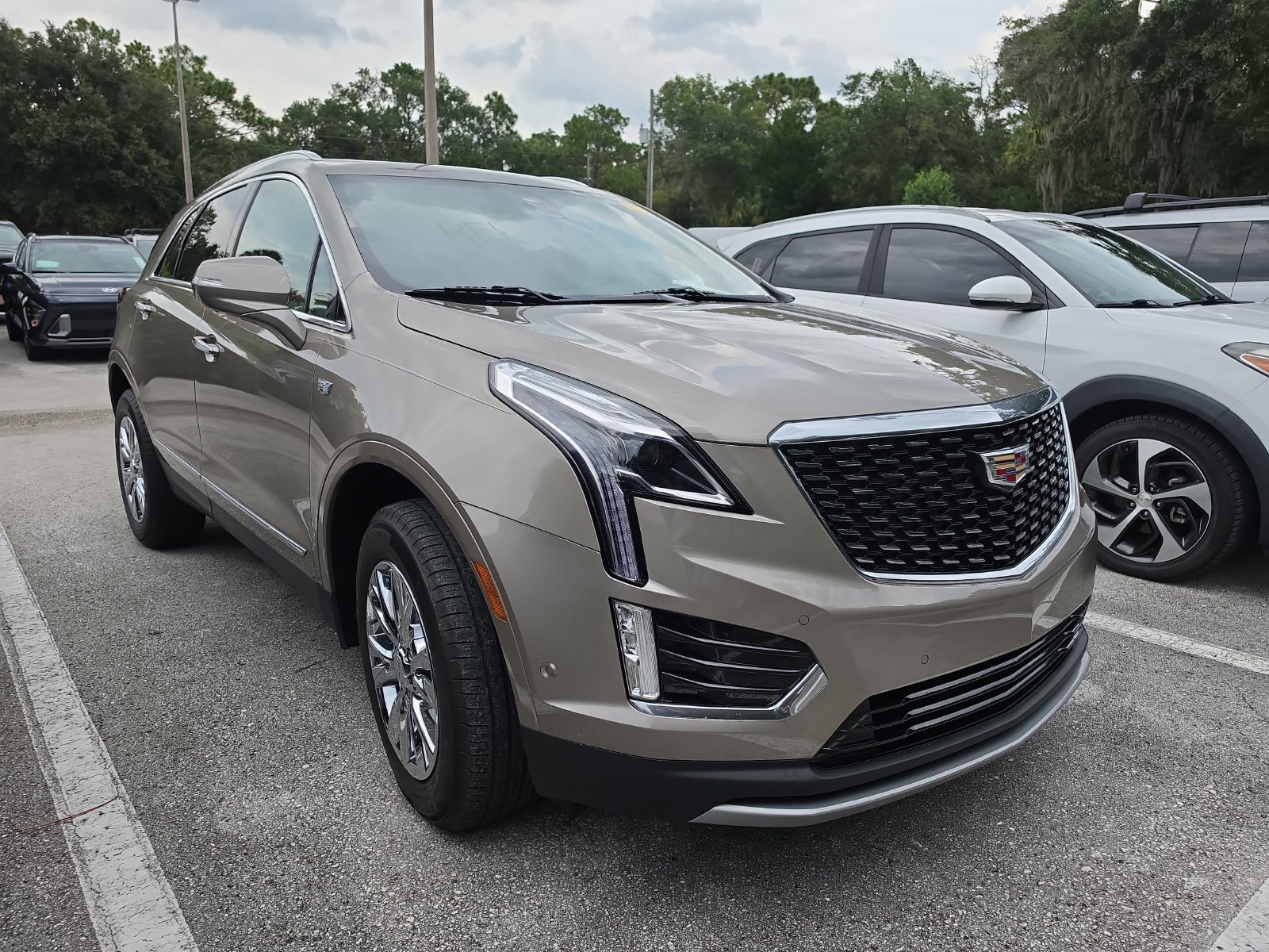 Used 2023 Cadillac XT5 Premium Luxury w/ Technology Package FWD image 1