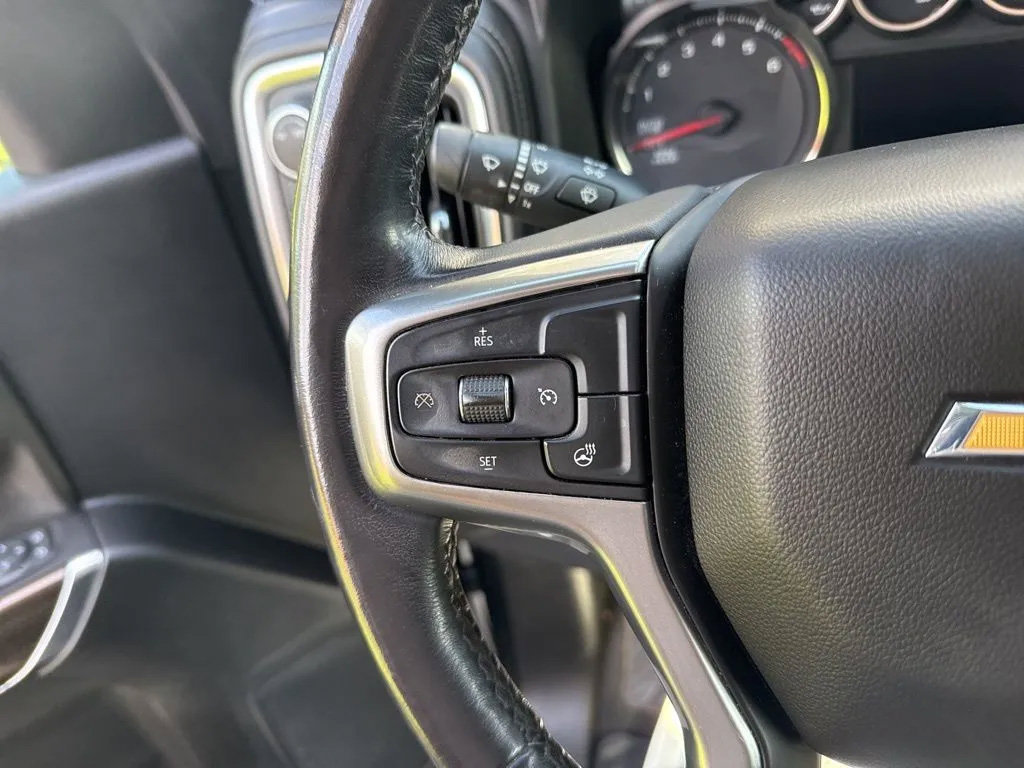 Used 2022 Chevrolet Silverado 1500 LT AWD/4WD image 17