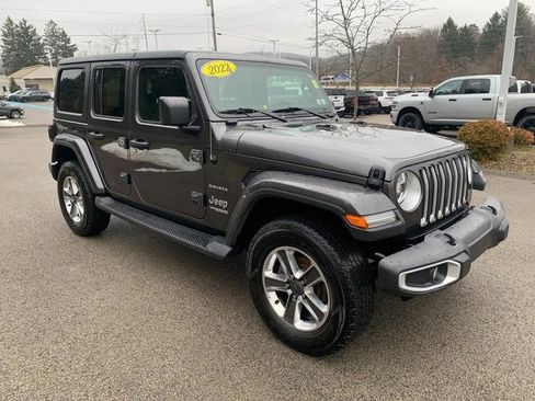 Used 2022 Jeep Wrangler Unlimited Sahara w/ LED Lighting Group image 10