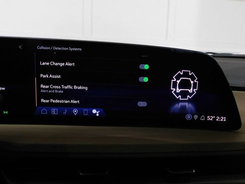 Used 2024 Cadillac XT4 Luxury w/ Cold Weather Package image 69