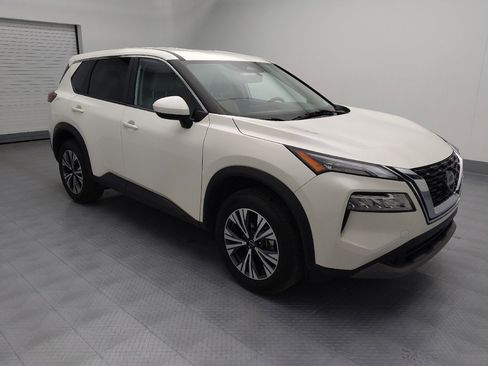 Used 2023 Nissan Rogue SV image 11