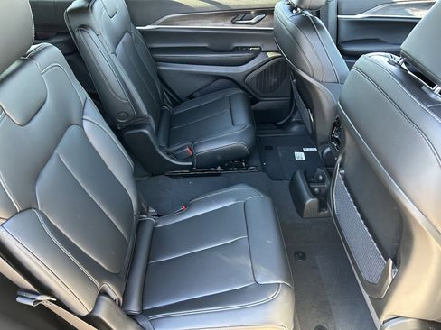 New 2025 Jeep Grand Cherokee L Limited AWD/4WD image 11
