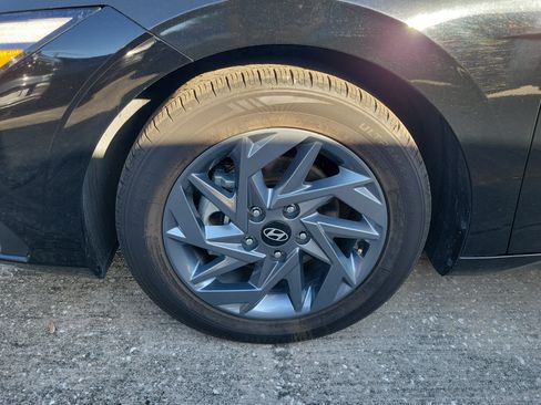 Used 2024 Hyundai Elantra SEL FWD image 6