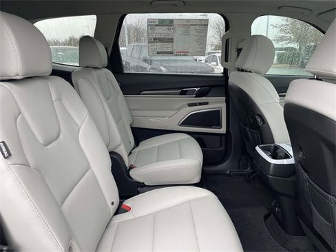New 2025 Kia Telluride S image 21