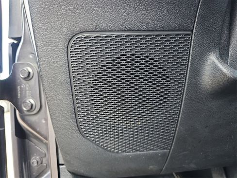 Used 2018 Jeep Wrangler Unlimited Rubicon w/ Dual Top Group image 28