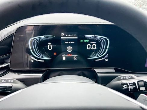 New 2025 Kia Niro EX Touring image 19