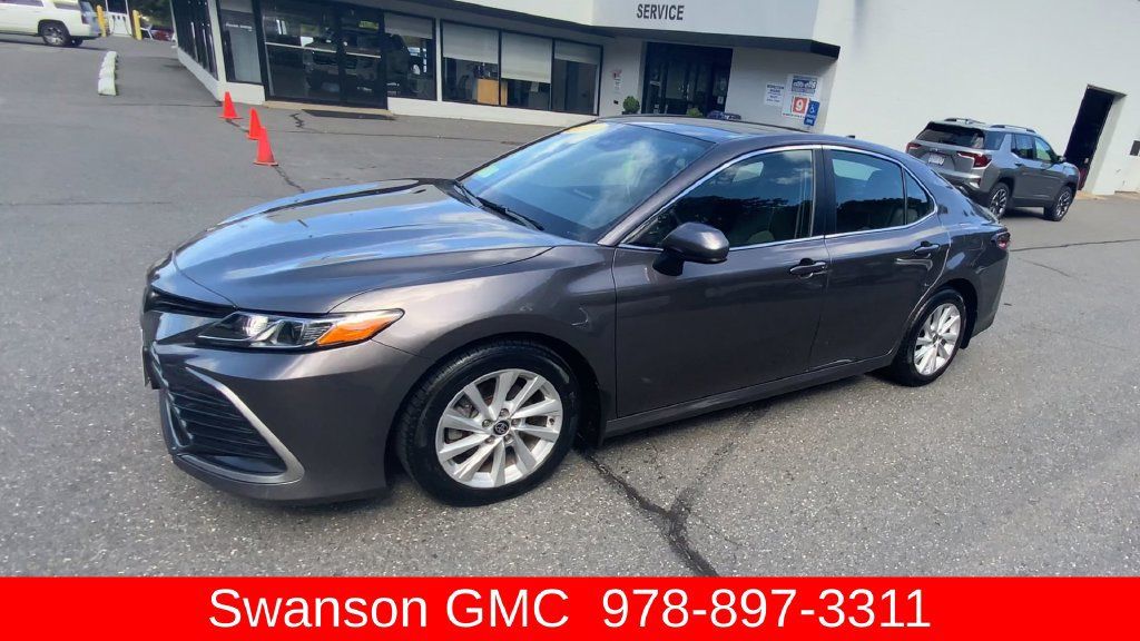 Used 2022 Toyota Camry LE FWD image 4