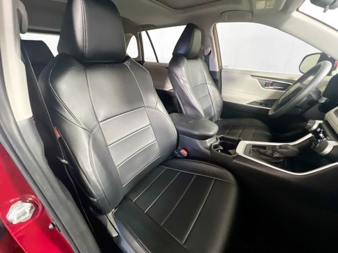Used 2019 Toyota RAV4 XLE FWD image 30