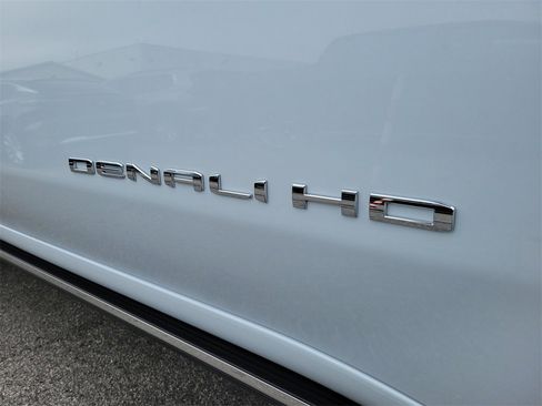 New 2026 GMC Sierra 2500 Denali Ultimate image 9