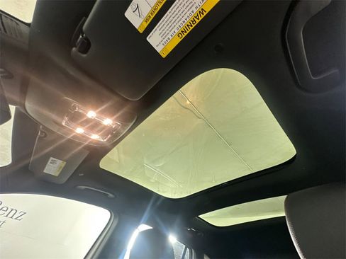 Certified 2025 Mercedes-Benz GLA 35 AMG 4MATIC image 33