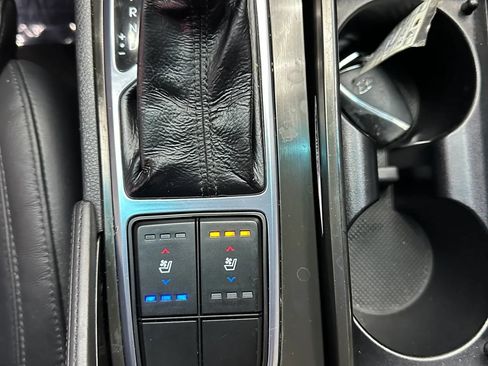 Used 2017 Hyundai Azera FWD image 24