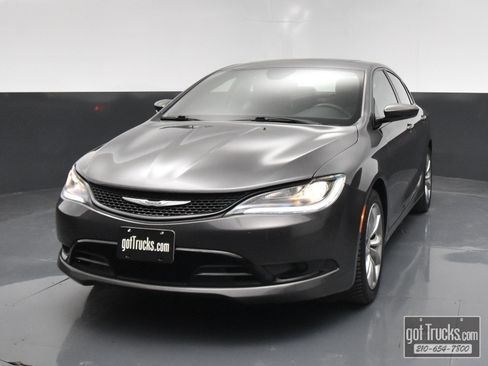 Used 2015 Chrysler 200 S w/ Navigation & Sound Group I image 49