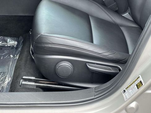 Used 2024 MAZDA MAZDA3 s FWD image 14