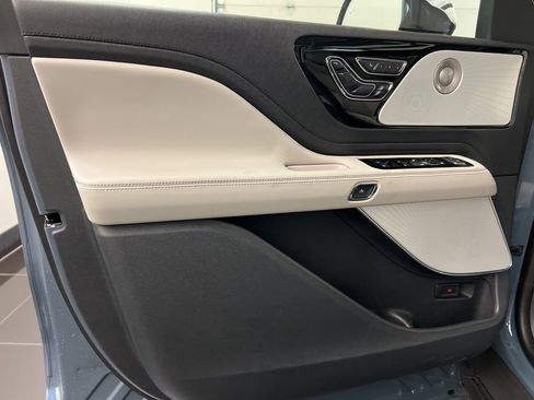 Used 2025 Lincoln Aviator Reserve w/ Equipment Group 201A image 28