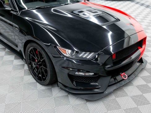 Used 2017 Ford Mustang Shelby GT350R w/ GT350R Equipment Group 920A RWD image 15