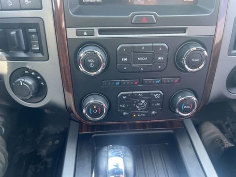 Used 2015 Ford Expedition Platinum image 19