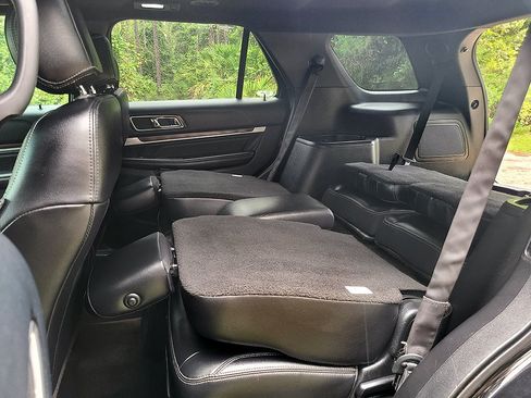Used 2016 Ford Explorer Limited w/ Equipment Group 301A FWD image 23