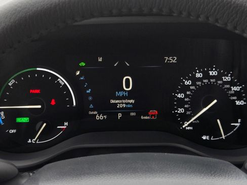 Certified 2026 Toyota Sienna XLE FWD image 23