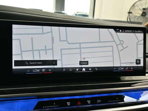 Used 2025 BMW 740i xDrive AWD/4WD image 23