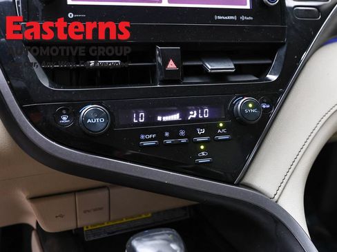 Used 2021 Toyota Camry XLE AWD/4WD image 19