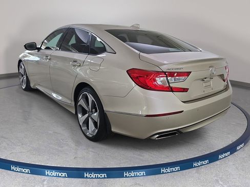 Used 2018 Honda Accord Touring image 9