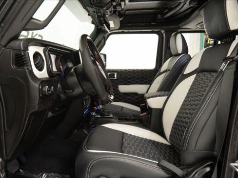 Used 2025 Jeep Gladiator Sport image 41