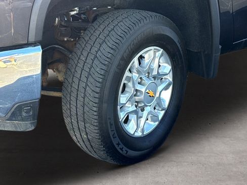 Used 2024 Chevrolet Silverado 2500 LTZ image 18
