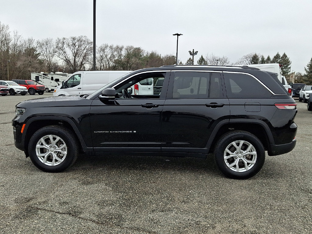 Used 2023 Jeep Grand Cherokee Limited w/ Luxury Tech Group II AWD/4WD image 7