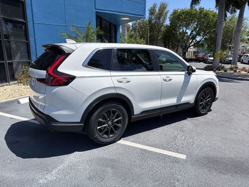 Certified 2025 Honda CR-V EX image 8