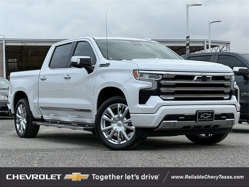 Used 2022 Chevrolet Silverado 1500 High Country w/ High Country Premium Package image 2