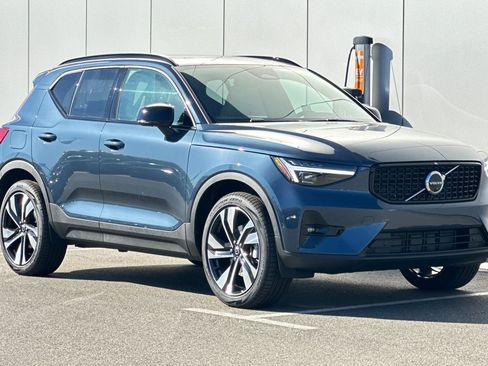 New 2026 Volvo XC40 B5 Ultra w/ Climate Package AWD/4WD image 7