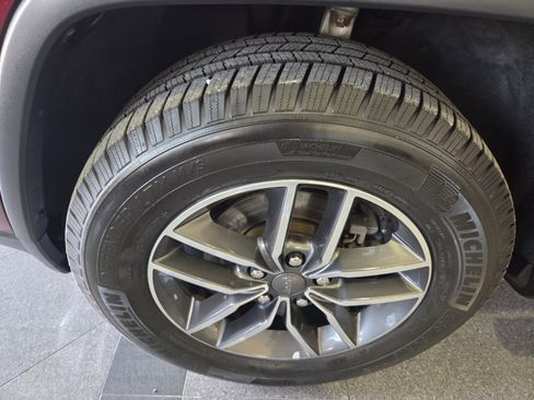 Used 2019 Jeep Grand Cherokee Limited image 31