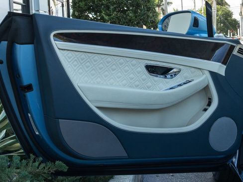 Used 2022 Bentley Continental GT image 25