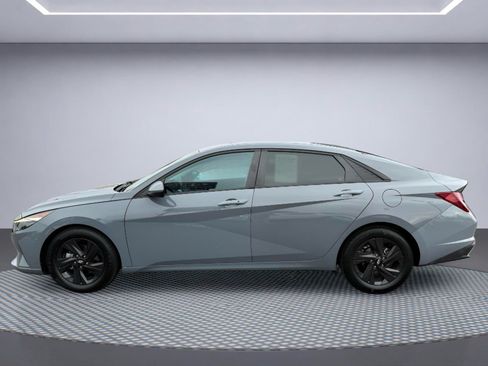 Used 2021 Hyundai Elantra SEL FWD image 3